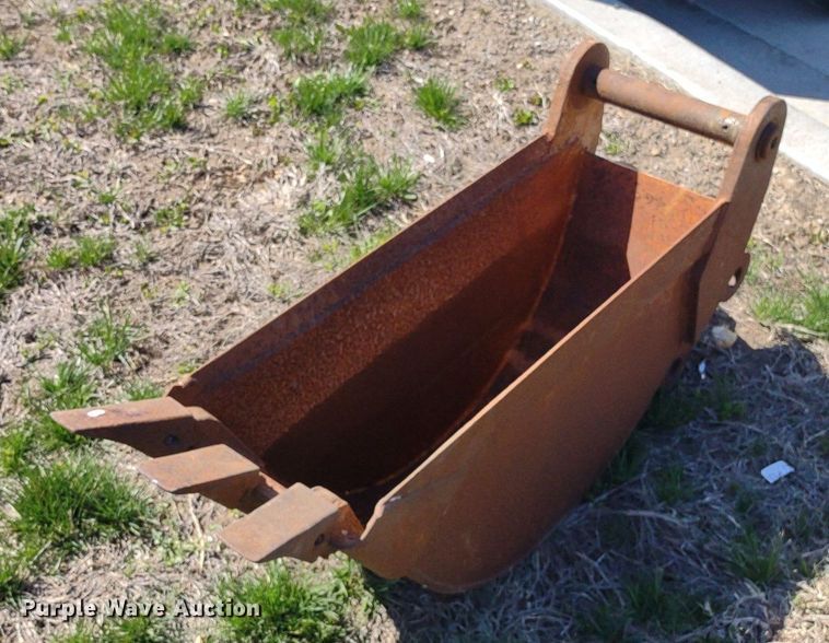 image for item DQ1657 (3) backhoe buckets