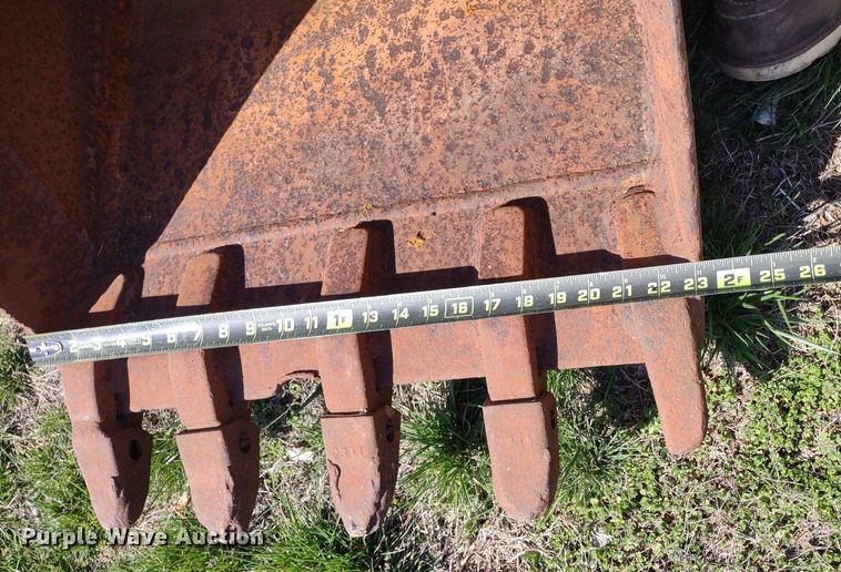 image for item DQ1657 (3) backhoe buckets