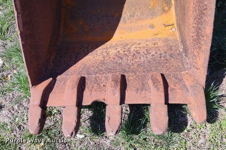 image for item DQ1657 (3) backhoe buckets