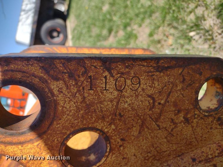 image for item DQ1657 (3) backhoe buckets