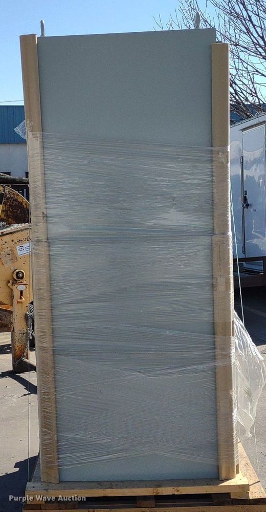 image for item DQ1663 Metal cabinet