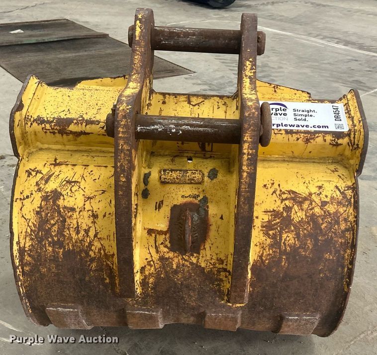 image for item DR4547 30" W excavator bucket