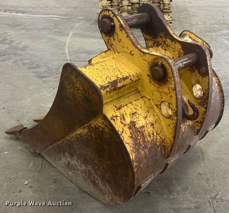 image for item DR4547 30" W excavator bucket