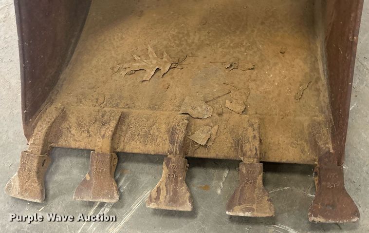 image for item DR4547 30" W excavator bucket