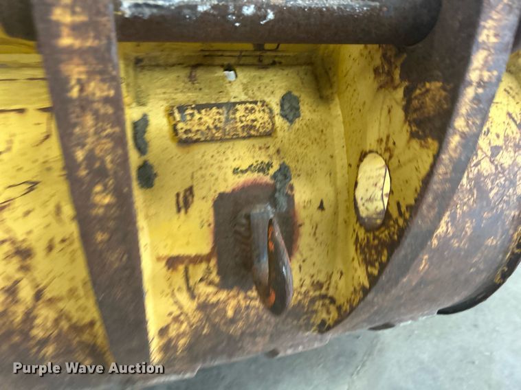 image for item DR4547 30" W excavator bucket