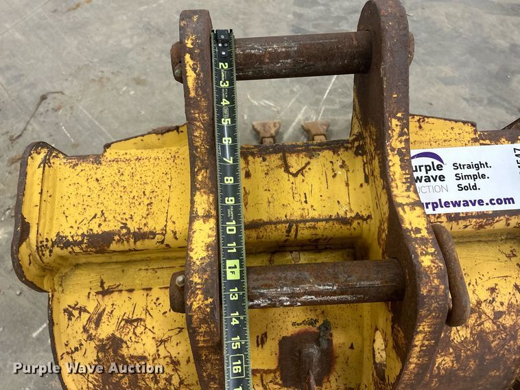 image for item DR4547 30" W excavator bucket