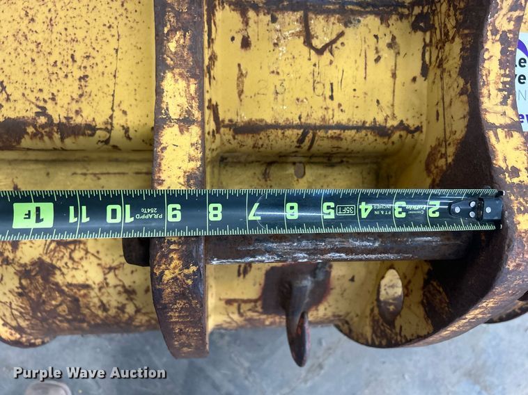 image for item DR4547 30" W excavator bucket