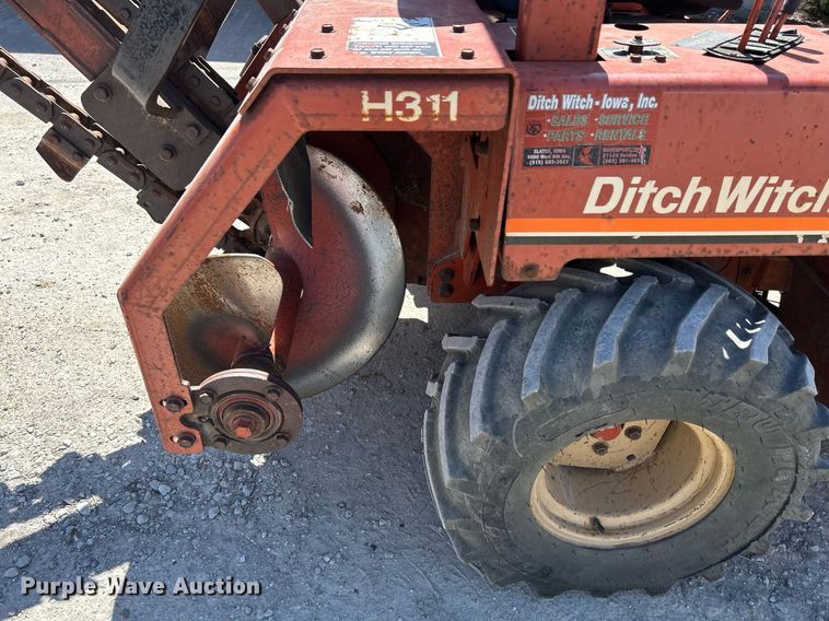 image for item DR4560 1996 Ditch Witch 3500  trencher