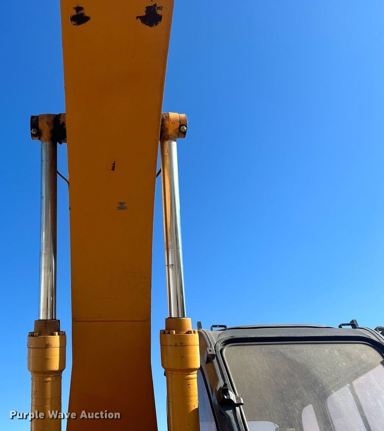 image for item DR4561 2001 Case CX210  excavator