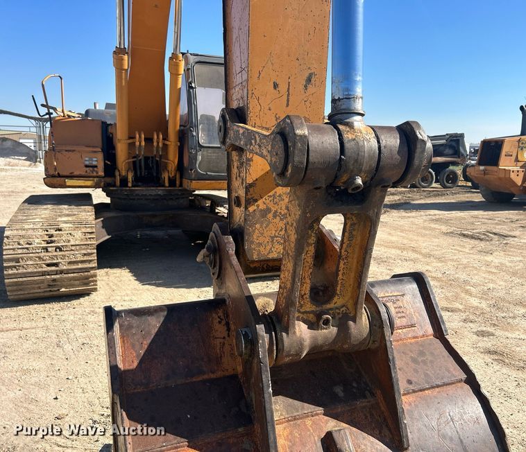 image for item DR4561 2001 Case CX210  excavator