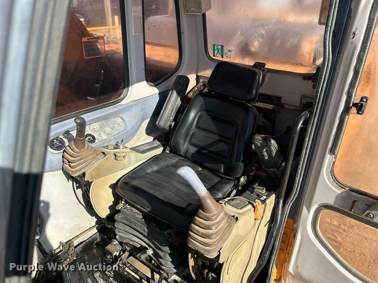 image for item DR4561 2001 Case CX210  excavator