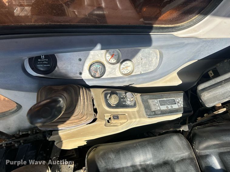 image for item DR4561 2001 Case CX210  excavator