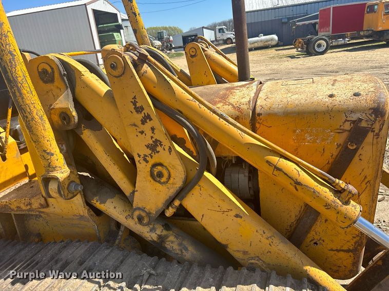 image for item DR4564 1979 John Deere 450C  track loader