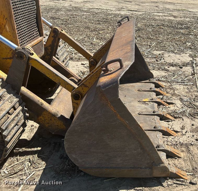 image for item DR4564 1979 John Deere 450C  track loader