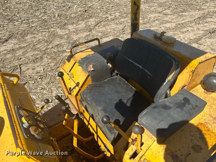 image for item DR4564 1979 John Deere 450C  track loader