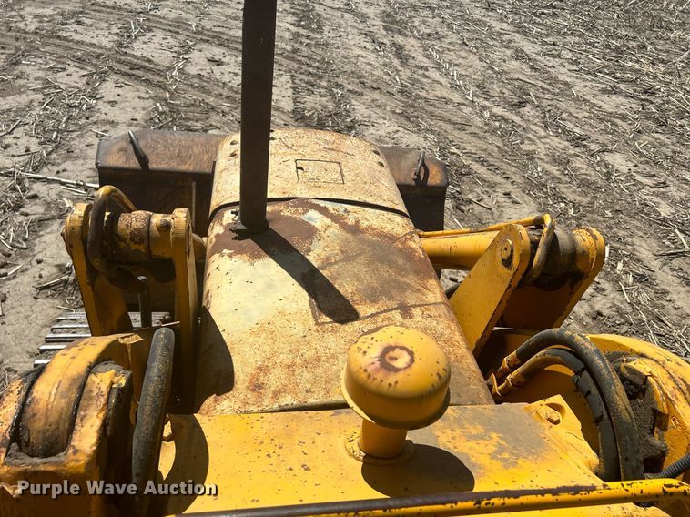 image for item DR4564 1979 John Deere 450C  track loader