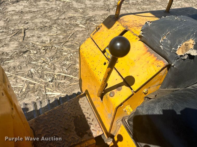 image for item DR4564 1979 John Deere 450C  track loader