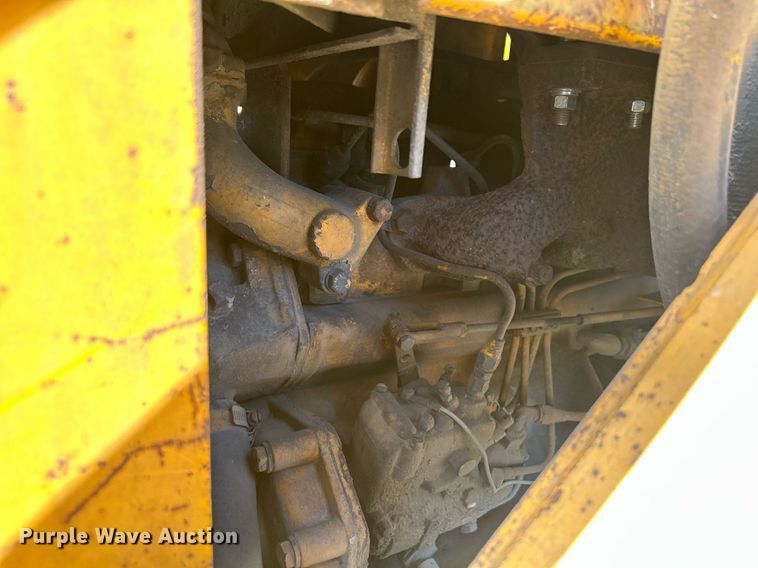 image for item DR4564 1979 John Deere 450C  track loader