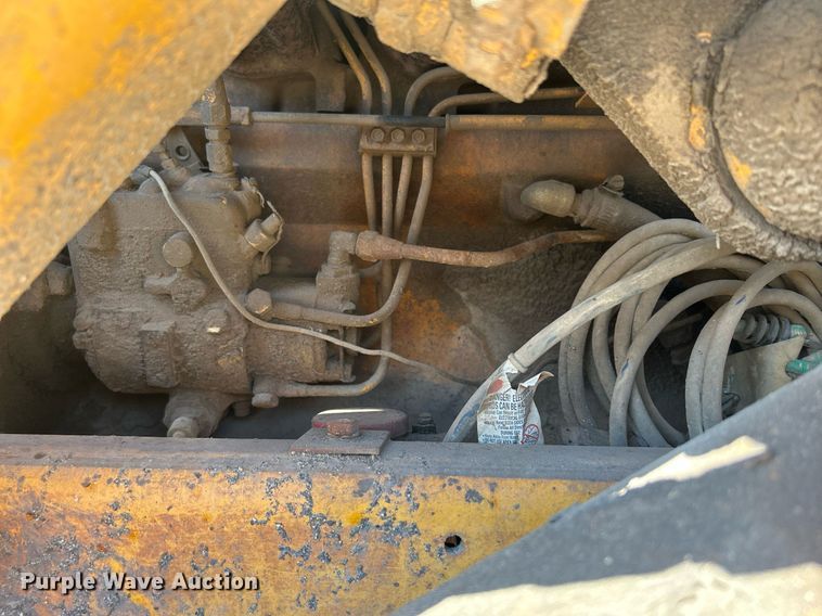 image for item DR4564 1979 John Deere 450C  track loader