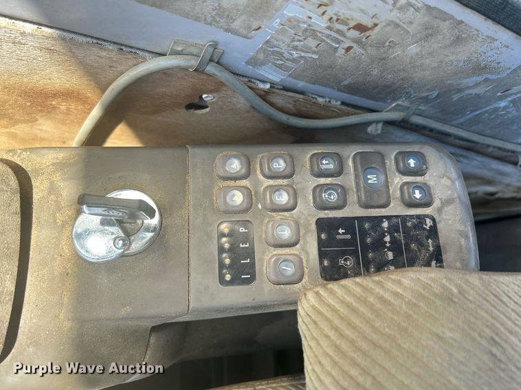 image for item DR4565 1992 Hitachi EX120-2  excavator