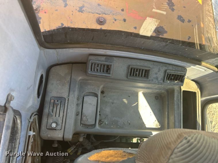 image for item DR4565 1992 Hitachi EX120-2  excavator