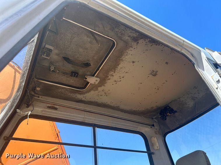 image for item DR4565 1992 Hitachi EX120-2  excavator