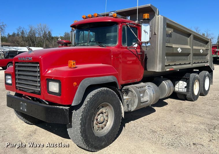 image for item DR4566 1997 Mack RD688S  dump truck