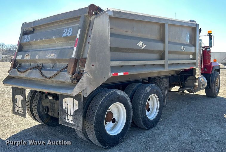 image for item DR4566 1997 Mack RD688S  dump truck