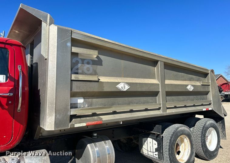 image for item DR4566 1997 Mack RD688S  dump truck