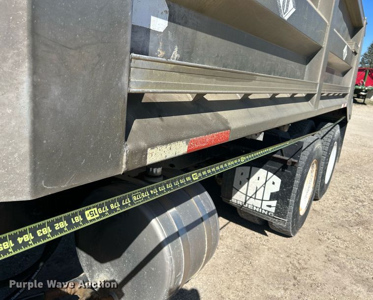 image for item DR4566 1997 Mack RD688S  dump truck