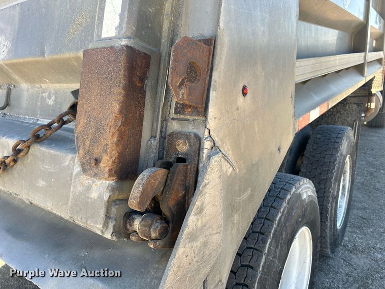 image for item DR4566 1997 Mack RD688S  dump truck