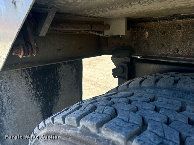 image for item DR4566 1997 Mack RD688S  dump truck