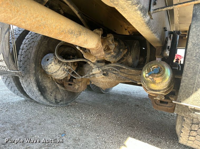 image for item DR4566 1997 Mack RD688S  dump truck