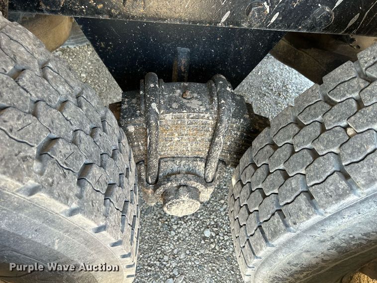 image for item DR4566 1997 Mack RD688S  dump truck