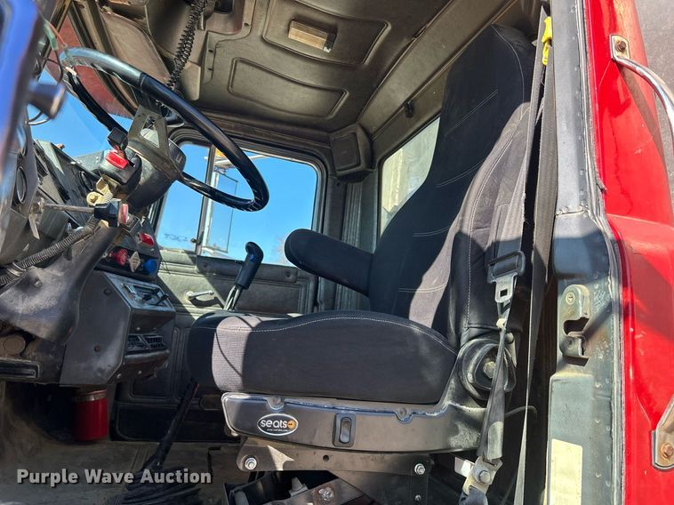 image for item DR4566 1997 Mack RD688S  dump truck