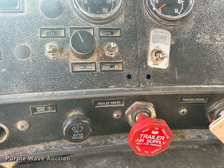 image for item DR4566 1997 Mack RD688S  dump truck