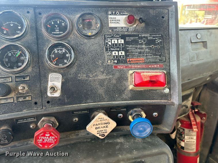 image for item DR4566 1997 Mack RD688S  dump truck