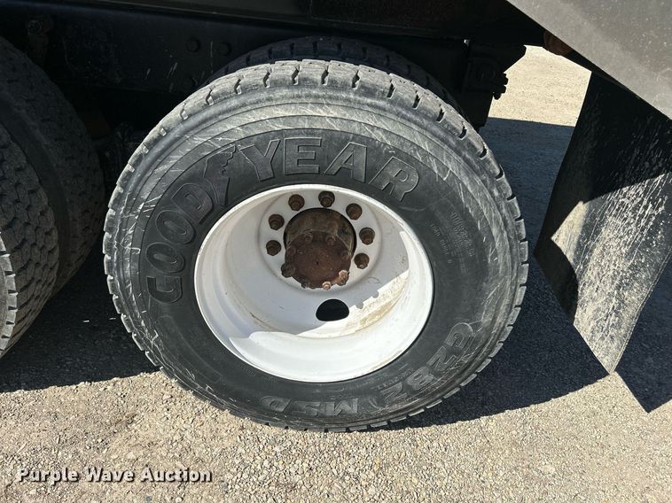 image for item DR4566 1997 Mack RD688S  dump truck