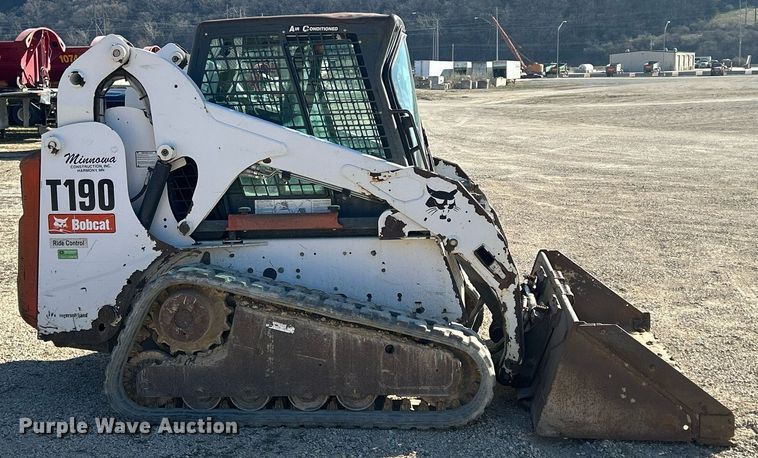 image for item DR4567 2007 Bobcat T190  tracked skid steer loader