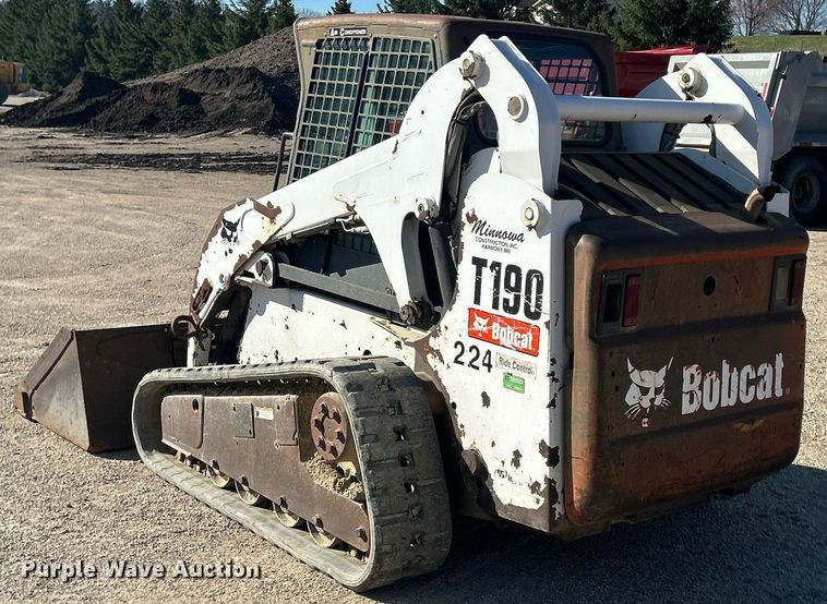 image for item DR4567 2007 Bobcat T190  tracked skid steer loader