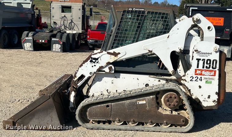 image for item DR4567 2007 Bobcat T190  tracked skid steer loader