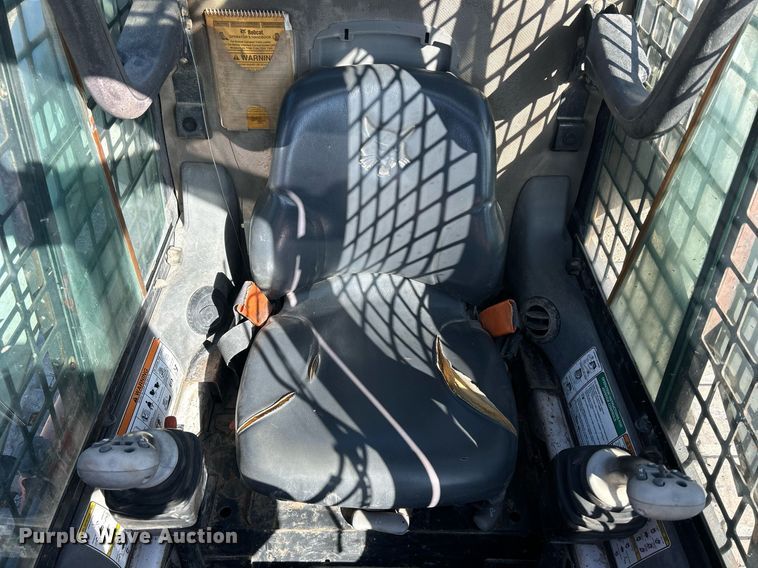 image for item DR4567 2007 Bobcat T190  tracked skid steer loader