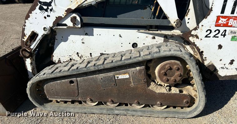image for item DR4567 2007 Bobcat T190  tracked skid steer loader