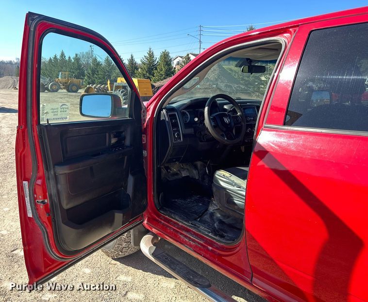 image for item DR4568 2014 Dodge Ram 2500HD  Crew Cab pickup truck