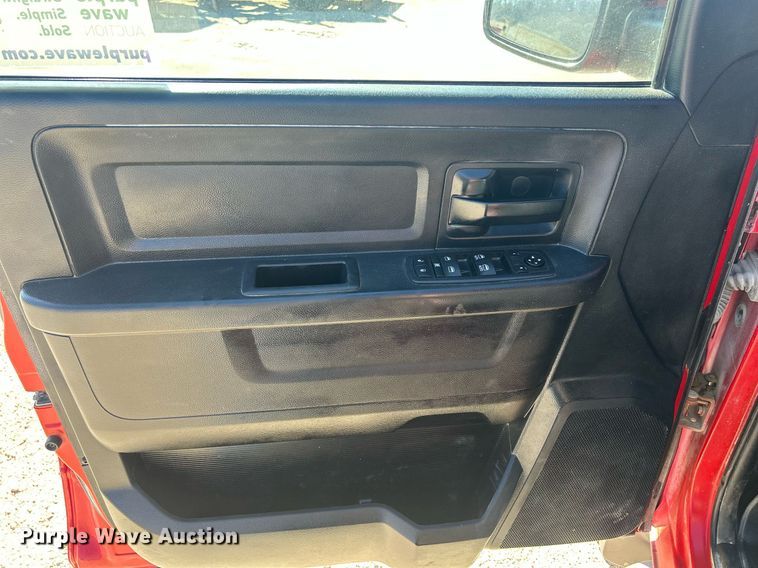 image for item DR4568 2014 Dodge Ram 2500HD  Crew Cab pickup truck