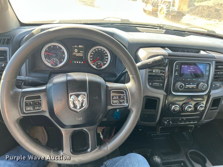 image for item DR4568 2014 Dodge Ram 2500HD  Crew Cab pickup truck