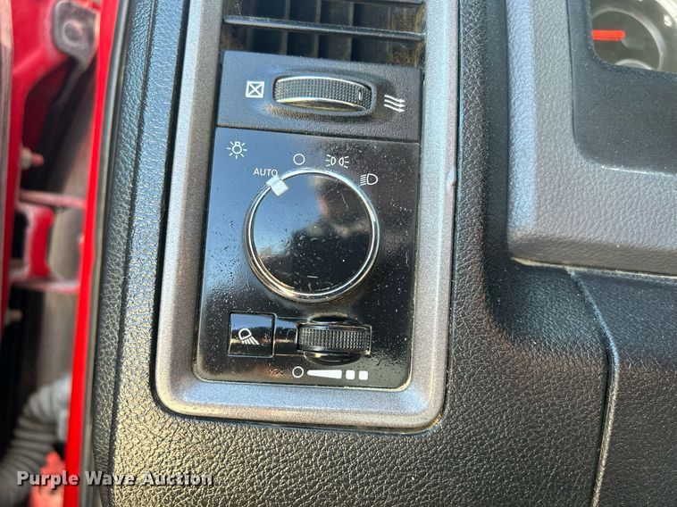 image for item DR4568 2014 Dodge Ram 2500HD  Crew Cab pickup truck