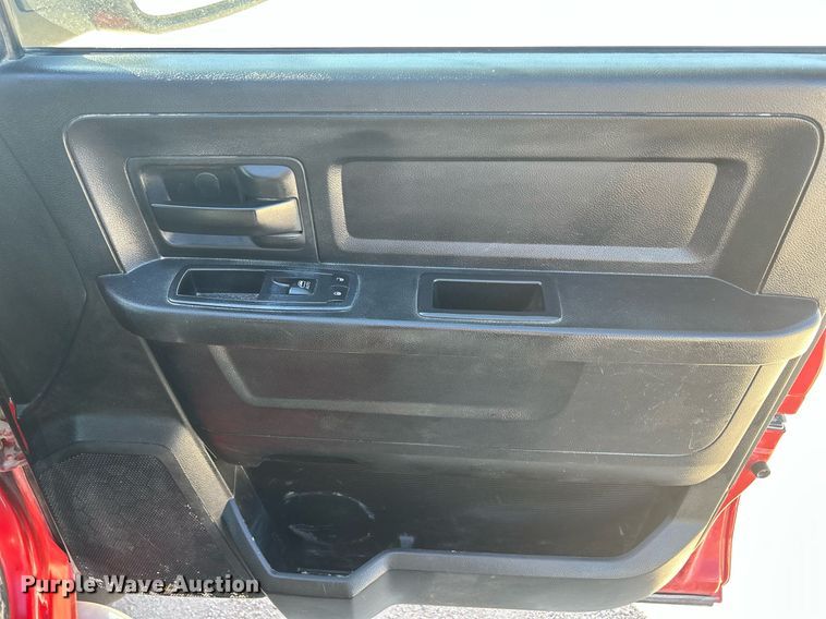 image for item DR4568 2014 Dodge Ram 2500HD  Crew Cab pickup truck