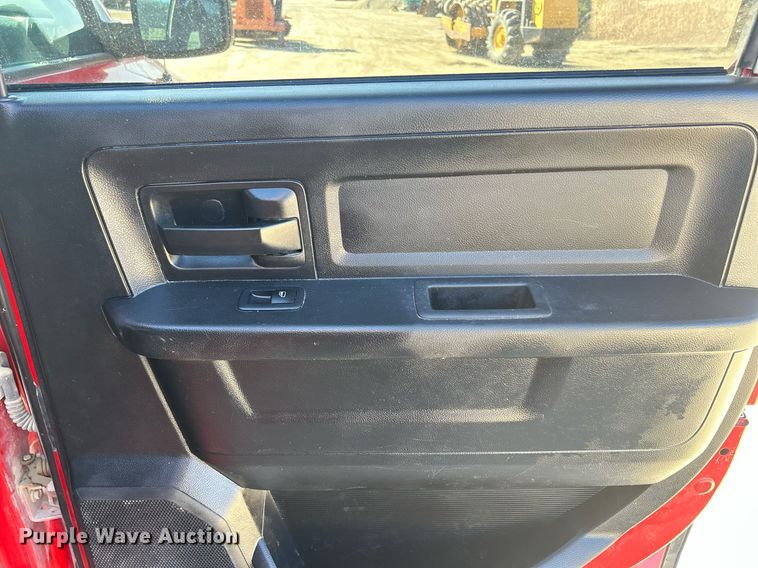 image for item DR4568 2014 Dodge Ram 2500HD  Crew Cab pickup truck