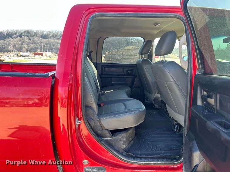 image for item DR4568 2014 Dodge Ram 2500HD  Crew Cab pickup truck